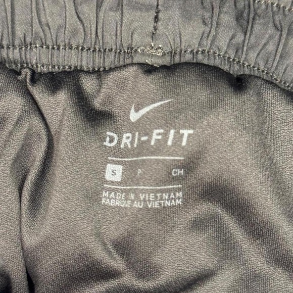 Nike Dri-Fit Black and White‎ Athletic shorts - Picture 3 of 4